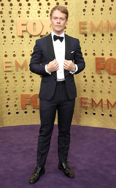 rs_634x1024-190922153441-634-2019-Emmy-Awards-red-carpet-fashion-alfie-allen.cm.92219.jpg (402×650)